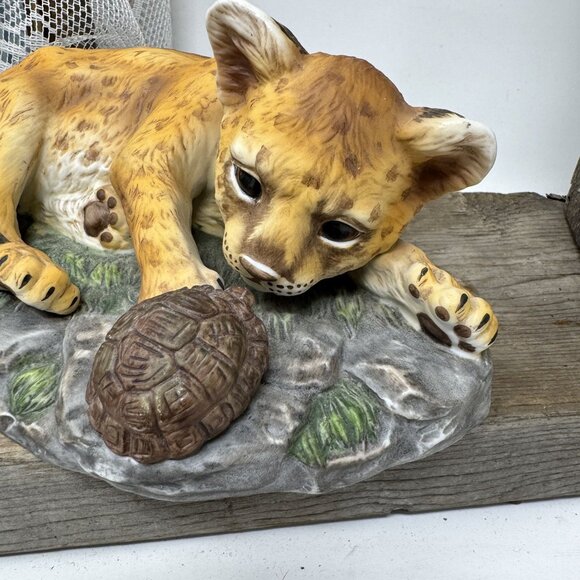 Lion/Tiger Cub w/ Turtle Porcelain Figurine Homco 1985 - Picture 6 of 8